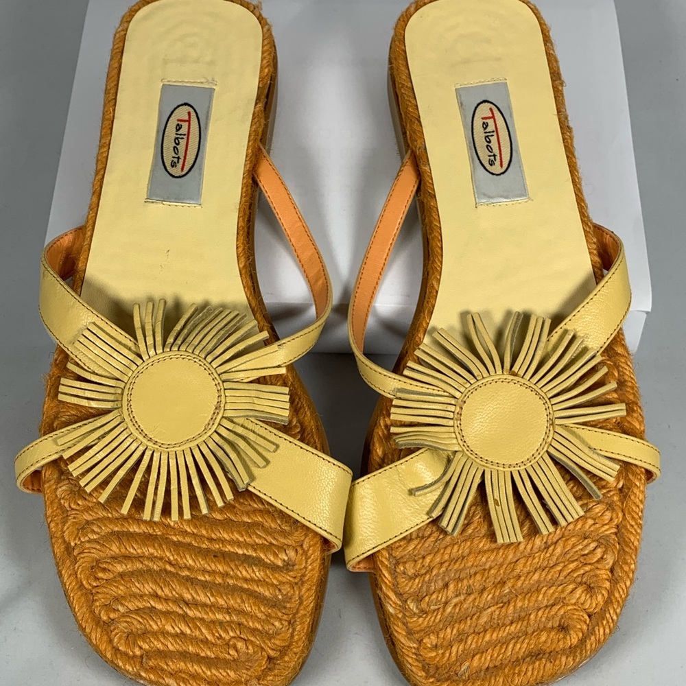 Talbots Sun Flower Sandal Flat. Size 7 1/2.